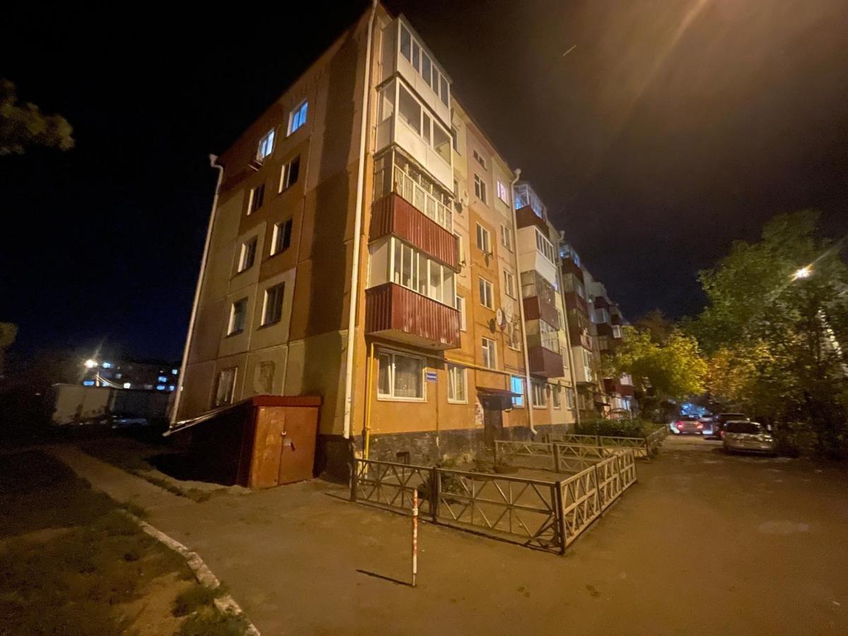 1-Комн. Квартира Целиком Интернациональная 32 С Гостиничным Сервисом Petropawlowsk Exterior foto